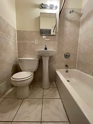 Rented by City Express Realty & Management Corp | media 16