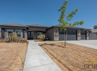 550 Drake Dr, Shafter, CA 93263