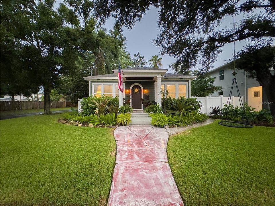 1st image of 817 W AMELIA AVENUE