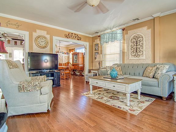 5th image of 12 Jones Pl