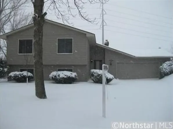 10755 Maple Valley Dr N, Maple Grove, MN 55369