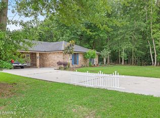 133 Avron Dr, Carencro, LA 70520