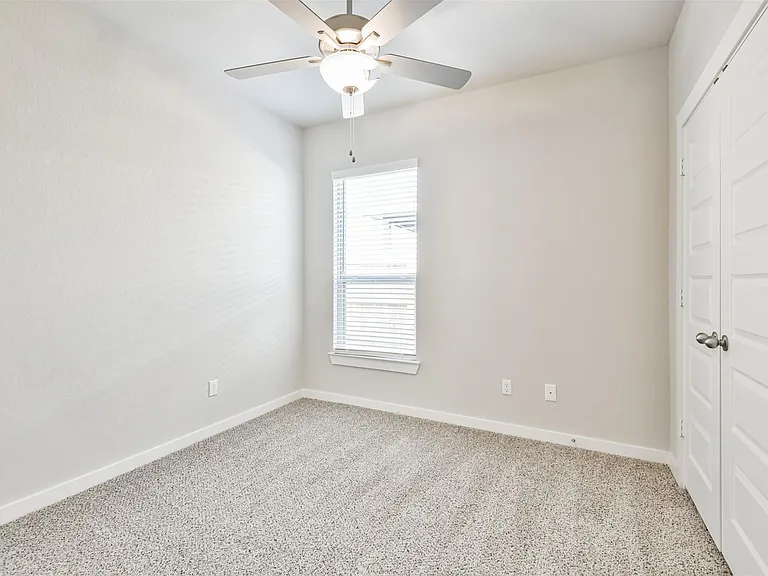 9800 Grosbeak Ln — Photo 18