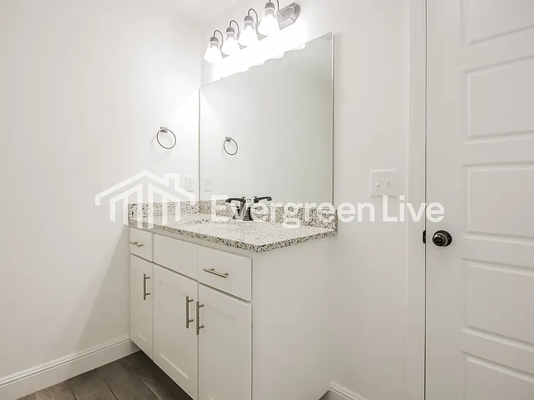 5900 Hoover St — Photo 11