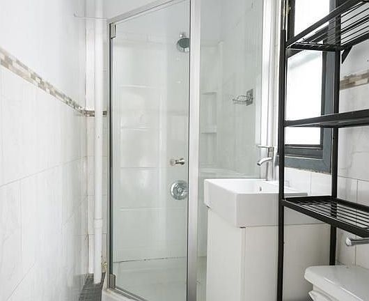 5th image of 172 Delancey St APT 4A