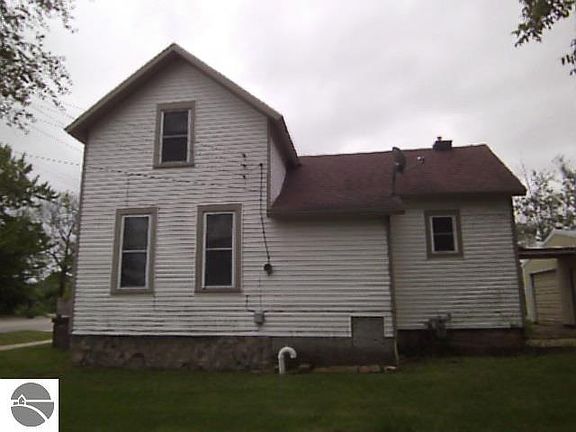 2nd image of 134 Ames St