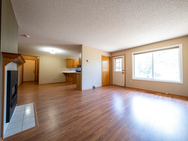 5445 Orleans Ln N #7 — Photo 2