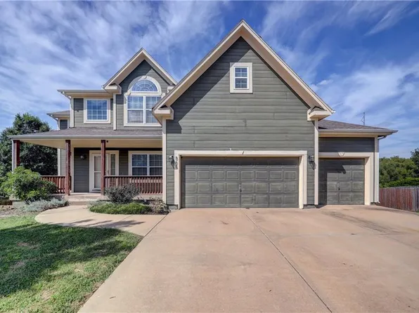 866 N Maple St, Gardner, KS 66030