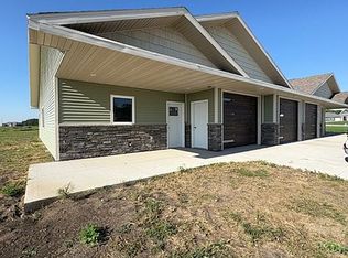 403 Shay Ave, Sanborn, IA 51248