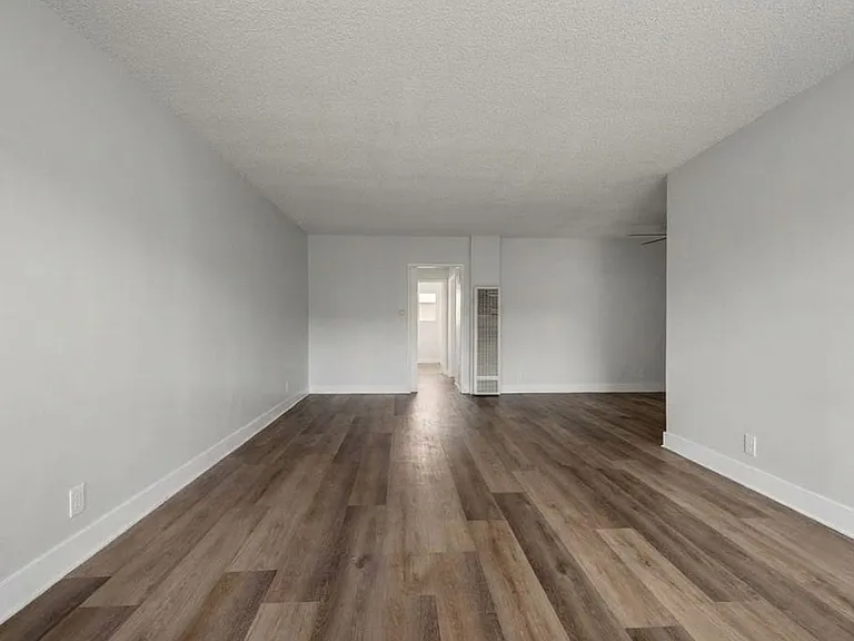 3933 Nicolet Ave — Photo 4