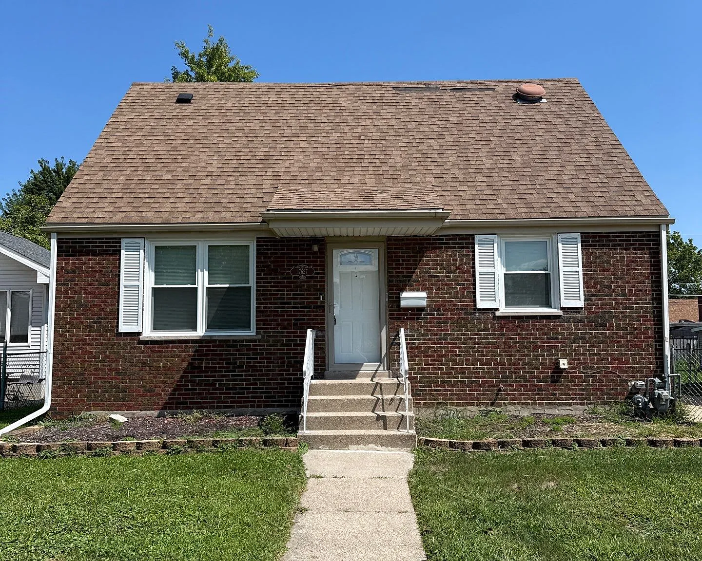 3 bed, 1200 sqft, $2,400 — Photo 1
