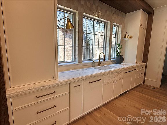 5th image of 110 Hunter Ln