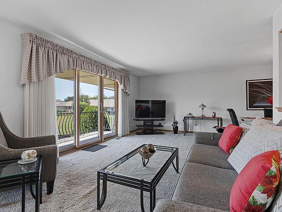 3rd image of 17750 New Jersey Ct