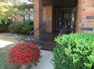 1608 E Powell St, Springfield, MO 65804