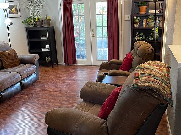 4th image of 7414 VALLEY OAK ST