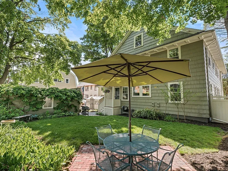 303 Washington St #1 — Photo 16