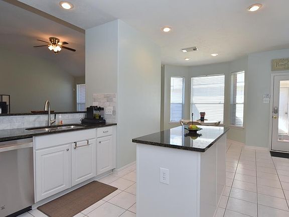 5th image of 8739 Saratoga Dr