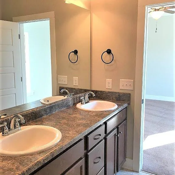 320 Union Station Dr — Photo 7