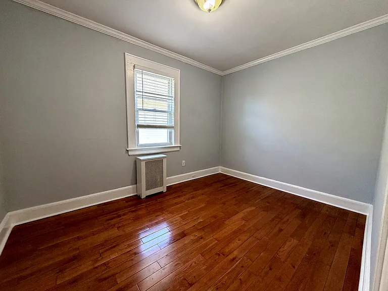 124 Burnside Ave #2 — Photo 7