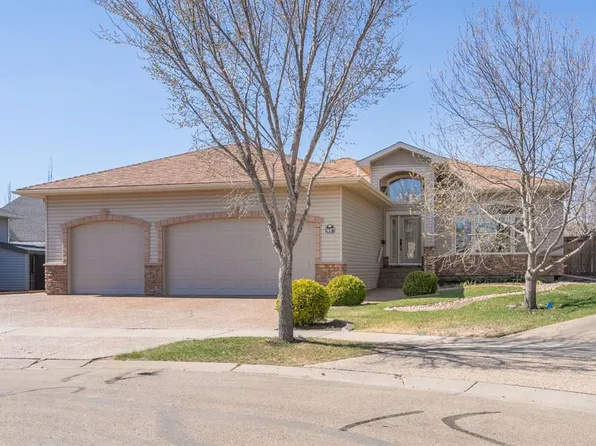 5607 NE 27 Avenue Close, Camrose, AB T4V 5C2