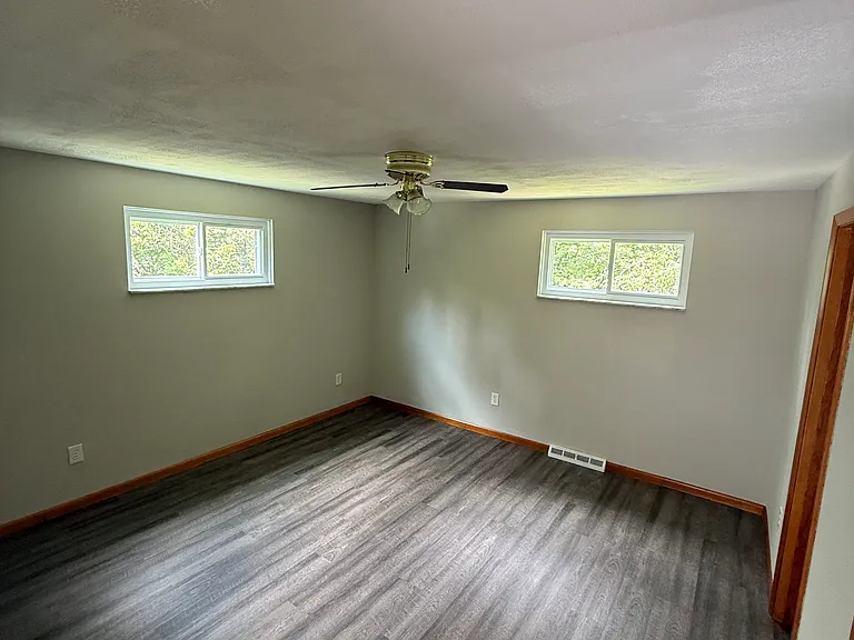 520 Main Blvd — Photo 9