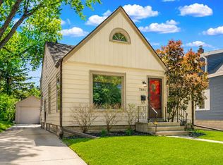 7841 W Lorraine Pl, Milwaukee, WI 53222