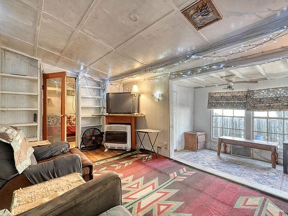 4th image of 29 34th St