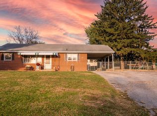 454 Pine Grove Rd, Hanover, PA 17331