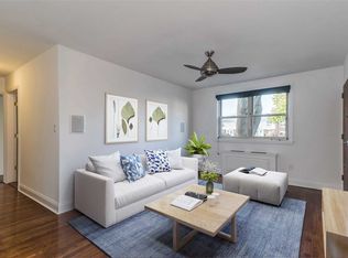 6865 Bell Blvd, Bayside, NY 11364