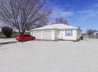 221 E Eagle Cir #227, Clever, MO 65631