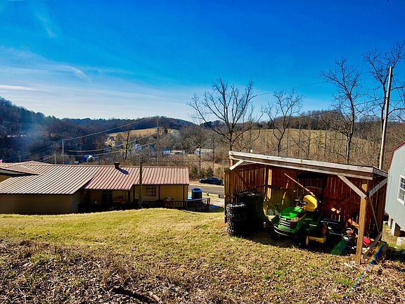 3rd image of 212 Rock Hill Ln