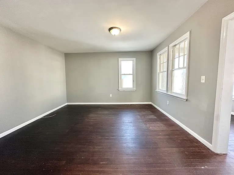 137 N 3rd St #1 — Photo 9