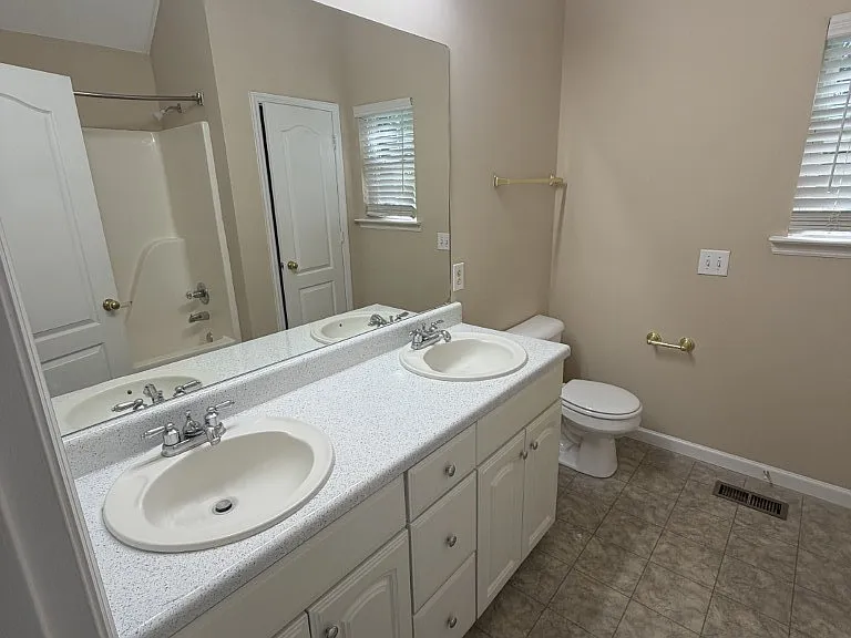 419 Conhocken Ct — Photo 31