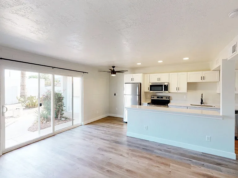 1712-1724 E Ocotillo Rd — Photo 4
