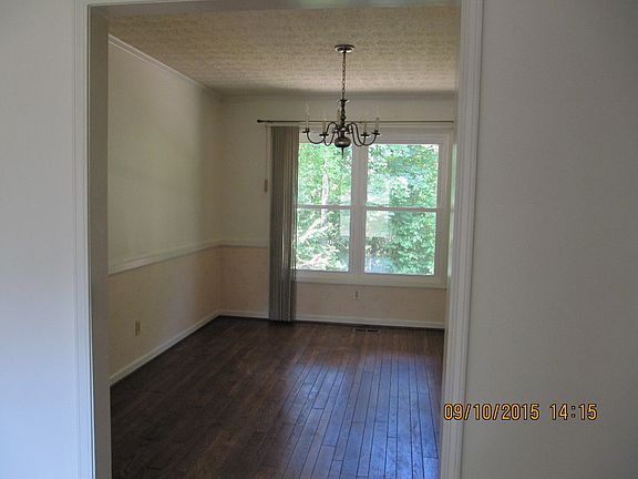 5th image of 106 Three Oaks Ln