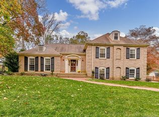 2216 Ramblewood Ln, Charlotte, NC 28210