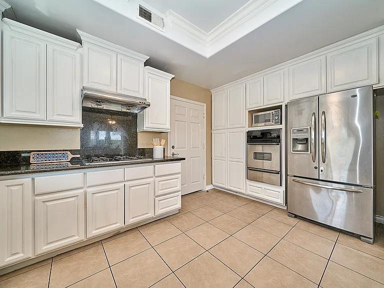 2577 Mountain Ave — Photo 21