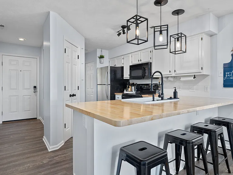 517 White River Dr #22-D — Photo 19