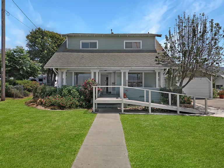 1476 Bardsdale Ave — Photo 2