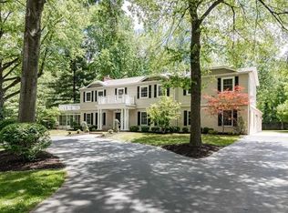 10906 Conway Rd, Saint Louis, MO 63131