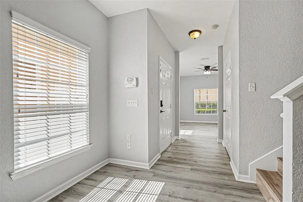 3 bed, 2.5 bath, 1764 sqft, $2,400 — Photo 4