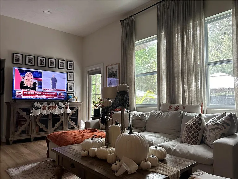 518 Crestover Dr — Photo 6