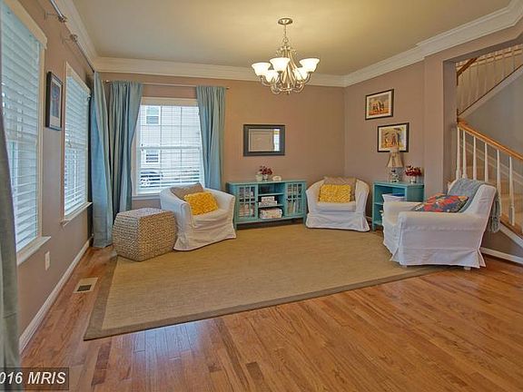 5th image of 21906 Knob Hill Pl