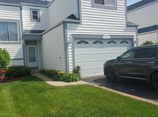 1718 Waters Edge Dr, Minooka, IL 60447
