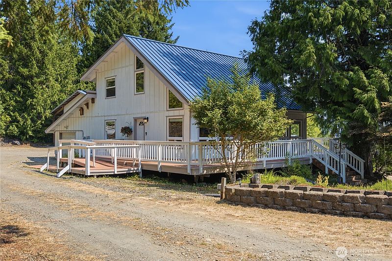 4th image of 535 Juanita Drive