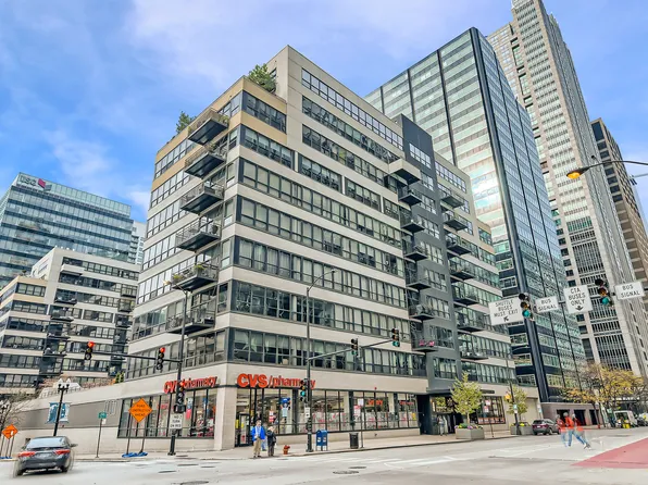 130 S Canal St APT 326, Chicago, IL 60606