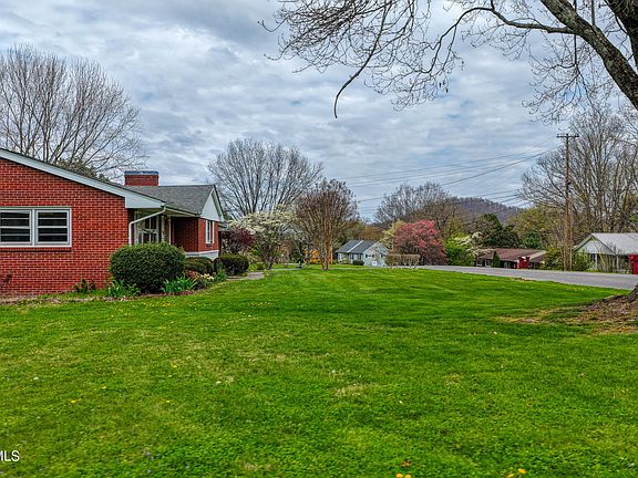 4th image of 1503 W Lakeview Dr