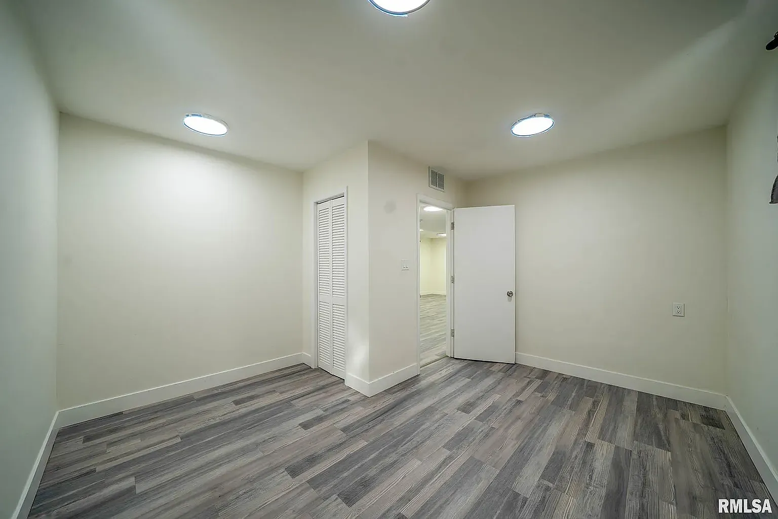 3 bed, 1.5 bath, 1196 sqft, $1,500 — Photo 3