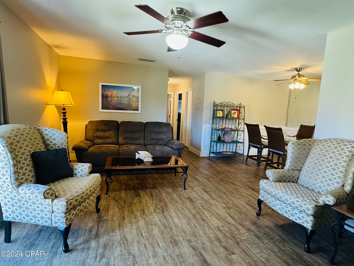 Building Photo - 2100 W Beach Dr #D202