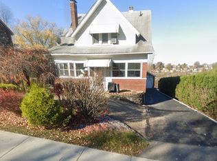 1060 Greentree Rd, Pittsburgh, PA 15220